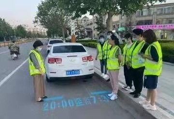 濰坊縣域開放限時免費停車泊位，志愿者暖心服務助力文明停車